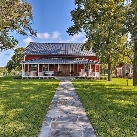 Peaceful Schulenburg Farmhouse With Fire Pit And Grill Buitenkant foto