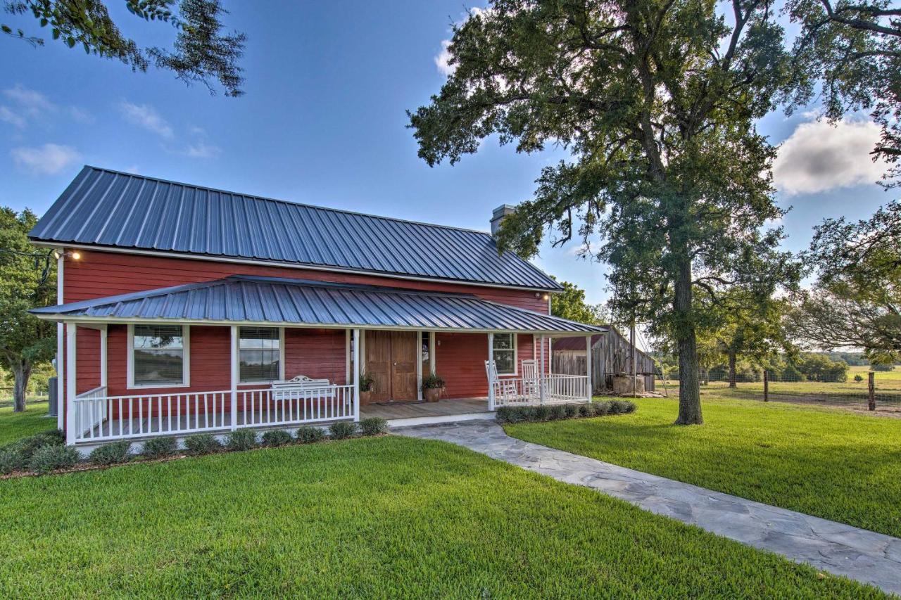 Peaceful Schulenburg Farmhouse With Fire Pit And Grill Buitenkant foto