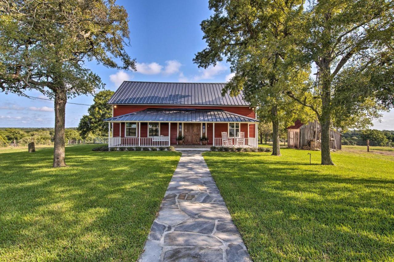 Peaceful Schulenburg Farmhouse With Fire Pit And Grill Buitenkant foto