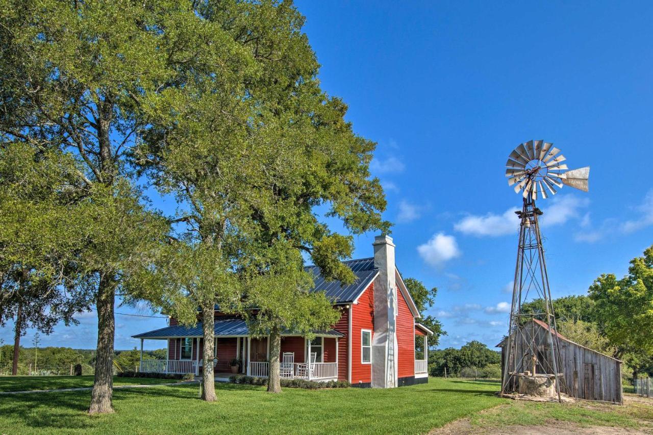 Peaceful Schulenburg Farmhouse With Fire Pit And Grill Buitenkant foto
