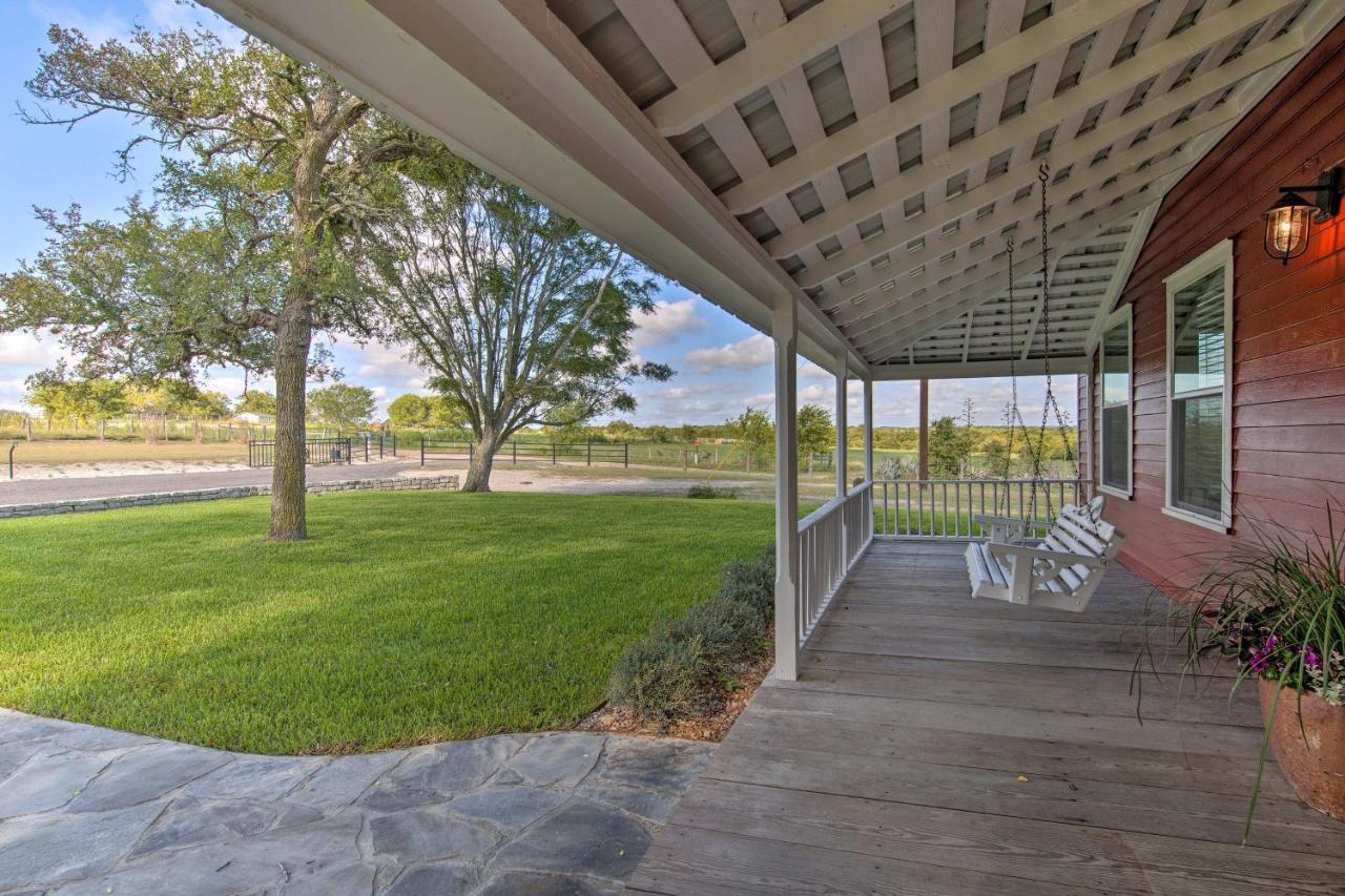 Peaceful Schulenburg Farmhouse With Fire Pit And Grill Buitenkant foto