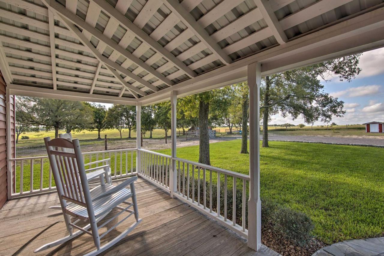 Peaceful Schulenburg Farmhouse With Fire Pit And Grill Buitenkant foto